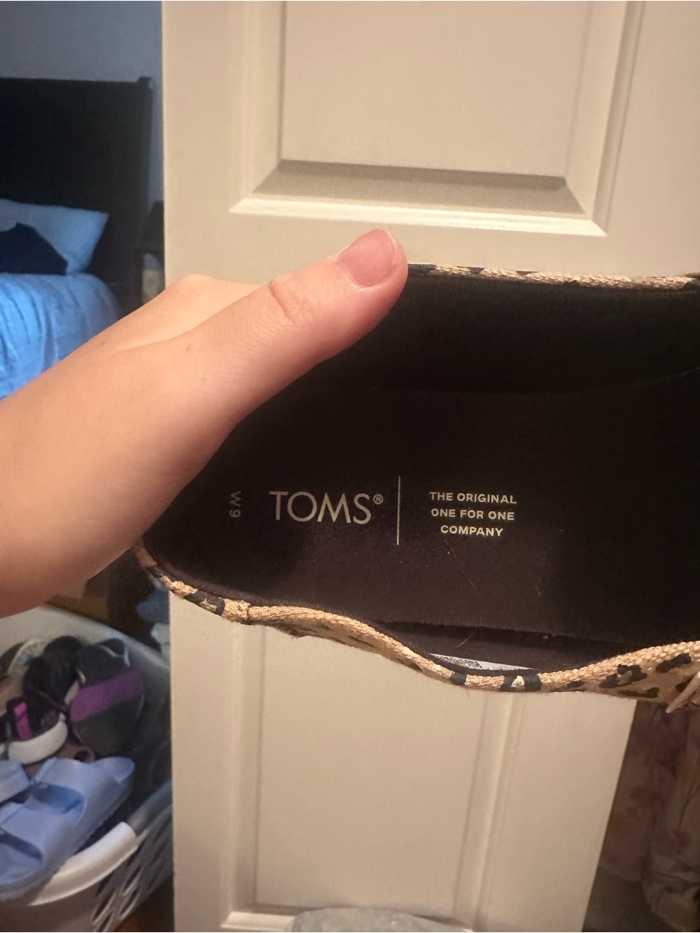 TOMS Leopard Print Slip-On Flats in Tan and Black - Picture 2 of 2